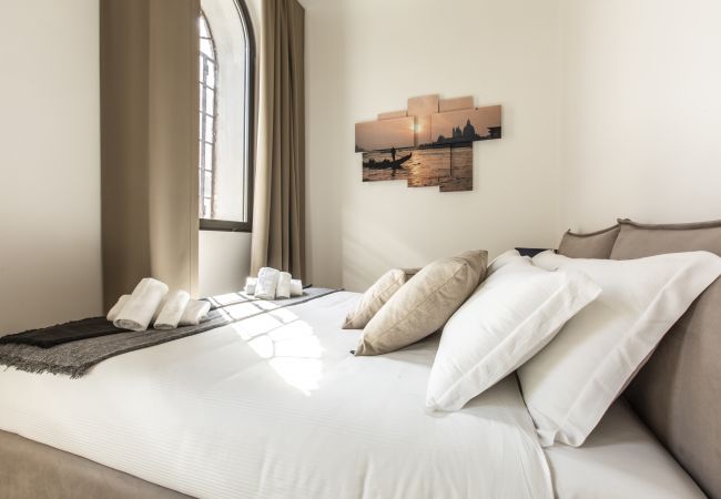 Apartment in Venice -  Elegant Fornasa Vecia Canal View R&R Apartment in Venice -  Elegant Fornasa Vecia Canal View R&R