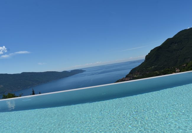 Apartment in Tignale - Borgo le Vigne, L'Acqua vite with breakfast and wellness centre - ONLY ADULTS Apartment in Tignale - Borgo le Vigne, L'Acqua vite with breakfast and wellness centre - ONLY ADULTS