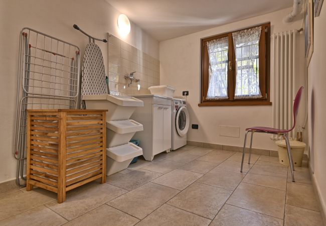 Apartment in Tignale - Villa Ornella - Belvedere Theater Home, in the historic centre with marvellous lake view Apartment in Tignale - Villa Ornella - Belvedere Theater Home, in the historic centre with marvellous lake view