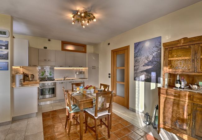Apartment in Tignale - Villa Ornella - Belvedere Theater Home, in the historic centre with marvellous lake view Apartment in Tignale - Villa Ornella - Belvedere Theater Home, in the historic centre with marvellous lake view