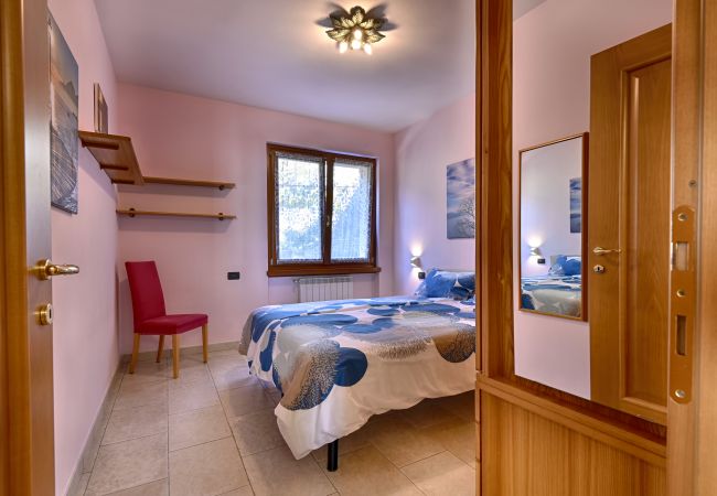 Apartment in Tignale - Villa Ornella - Belvedere Theater Home, in the historic centre with marvellous lake view Apartment in Tignale - Villa Ornella - Belvedere Theater Home, in the historic centre with marvellous lake view