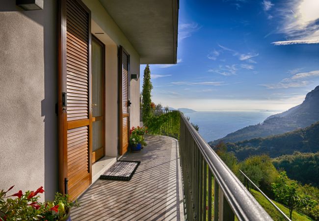 Apartment in Tignale - Villa Ornella - Belvedere Theater Home, in the historic centre with marvellous lake view Apartment in Tignale - Villa Ornella - Belvedere Theater Home, in the historic centre with marvellous lake view