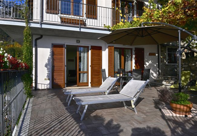 Apartment in Tignale - Villa Ornella - Belvedere Theater Home, in the historic centre with marvellous lake view Apartment in Tignale - Villa Ornella - Belvedere Theater Home, in the historic centre with marvellous lake view