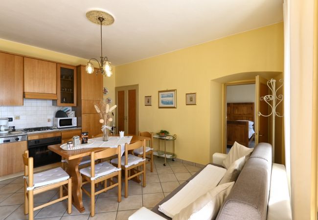 Apartment in Tignale - Rustico Kristi - Theater Home, with marvellous lake view Apartment in Tignale - Rustico Kristi - Theater Home, with marvellous lake view