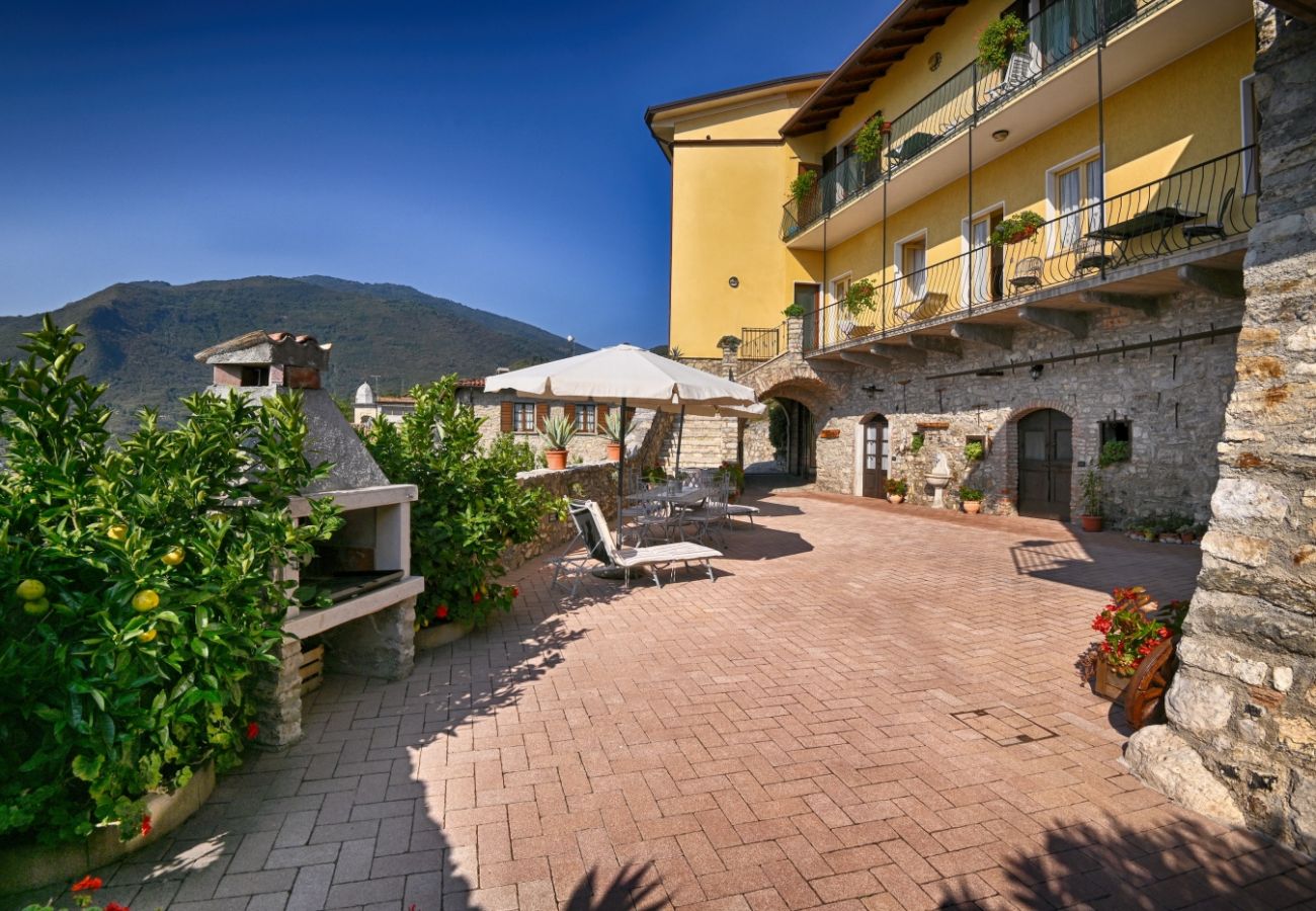 Apartment in Tignale - Rustico Kristi - Theater Home, with marvellous lake view Apartment in Tignale - Rustico Kristi - Theater Home, with marvellous lake view