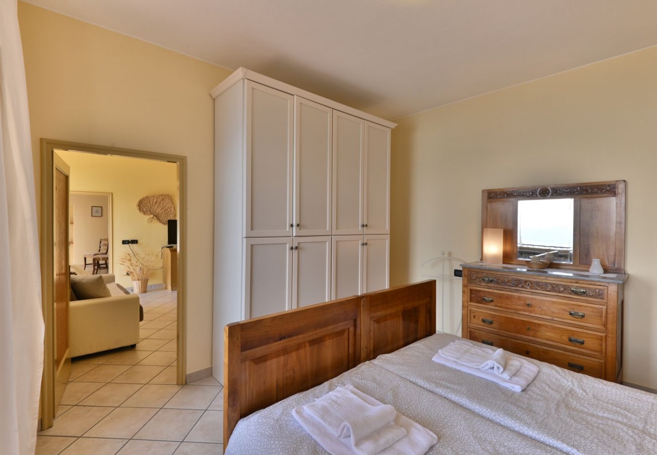 Apartment in Tignale - Rustico Kristi - Theater Home, with marvellous lake view Apartment in Tignale - Rustico Kristi - Theater Home, with marvellous lake view