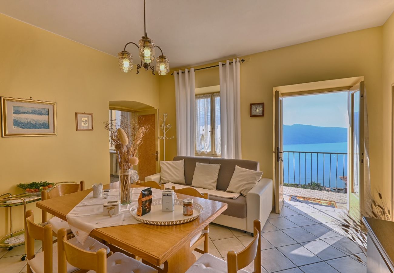 Apartment in Tignale - Rustico Kristi - Theater Home, with marvellous lake view Apartment in Tignale - Rustico Kristi - Theater Home, with marvellous lake view