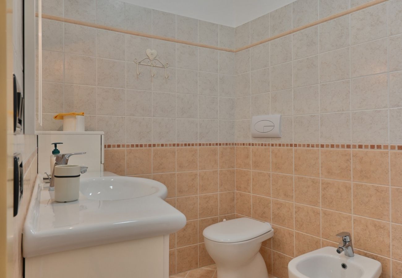Apartment in Tignale - Rustico Kristi - Theater Home, with marvellous lake view Apartment in Tignale - Rustico Kristi - Theater Home, with marvellous lake view