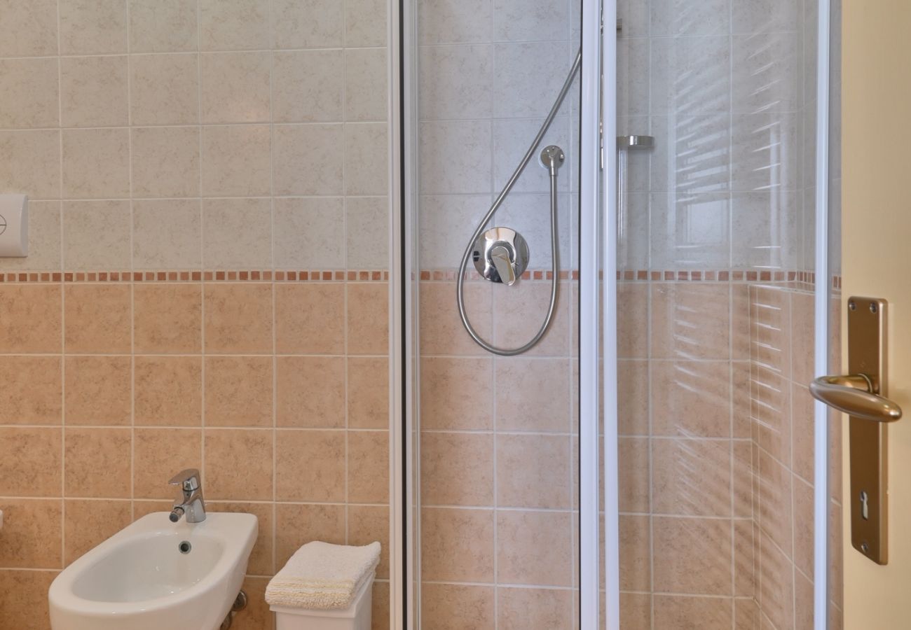 Apartment in Tignale - Rustico Kristi - Theater Home, with marvellous lake view Apartment in Tignale - Rustico Kristi - Theater Home, with marvellous lake view