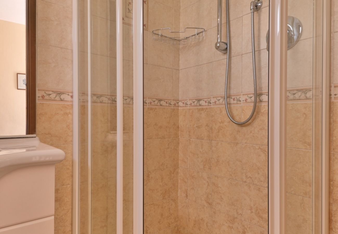 Apartment in Tignale - Rustico Kristi - Theater Home, with marvellous lake view Apartment in Tignale - Rustico Kristi - Theater Home, with marvellous lake view