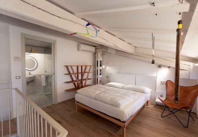 Apartment in Tignale - La Corte - Gallia, Theater Home, well furnished with lake view Apartment in Tignale - La Corte - Gallia, Theater Home, well furnished with lake view