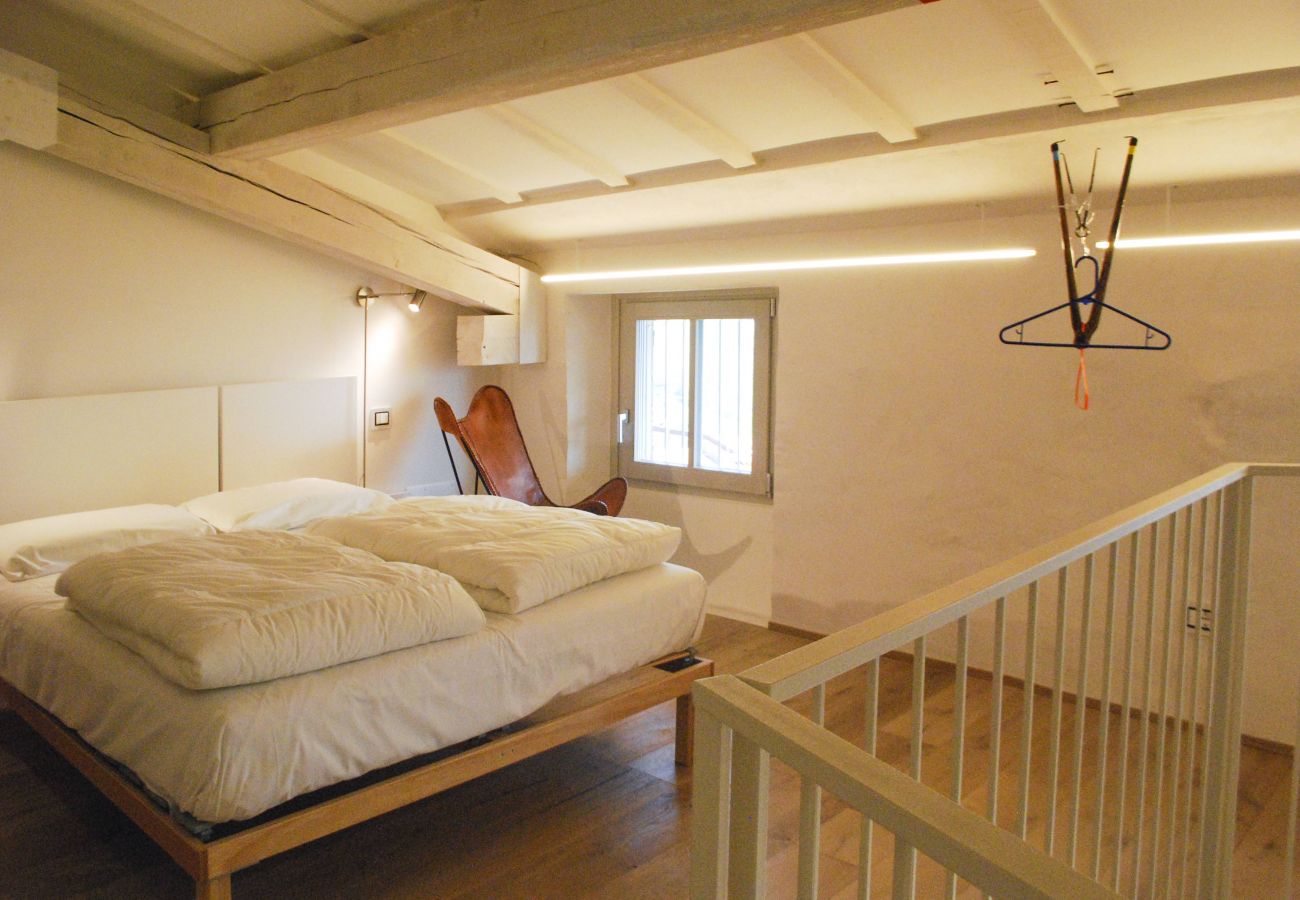 Apartment in Tignale - La Corte - Gallia, Theater Home, well furnished with lake view Apartment in Tignale - La Corte - Gallia, Theater Home, well furnished with lake view