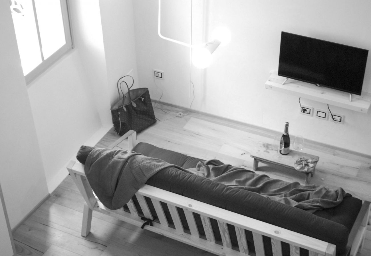 Apartment in Tignale - La Corte - Gallia, Theater Home, well furnished with lake view Apartment in Tignale - La Corte - Gallia, Theater Home, well furnished with lake view