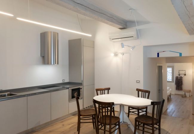 Apartment in Tignale - La Corte - Finil Theater Home, well furnished with lake view Apartment in Tignale - La Corte - Finil Theater Home, well furnished with lake view