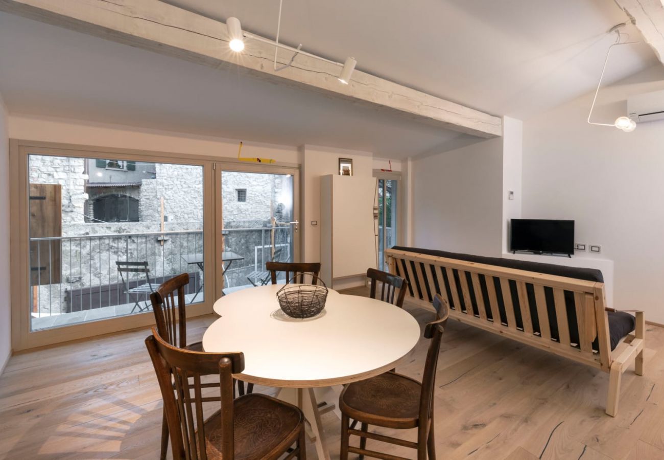 Apartment in Tignale - La Corte - Finil Theater Home, well furnished with lake view Apartment in Tignale - La Corte - Finil Theater Home, well furnished with lake view