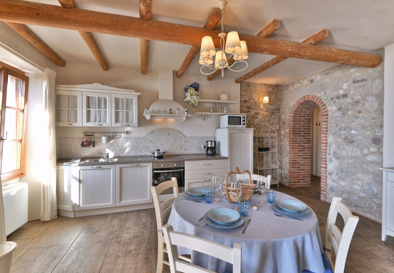 Apartment in Tignale - Il Melo - Theater Home, with marvellous lake view Apartment in Tignale - Il Melo - Theater Home, with marvellous lake view