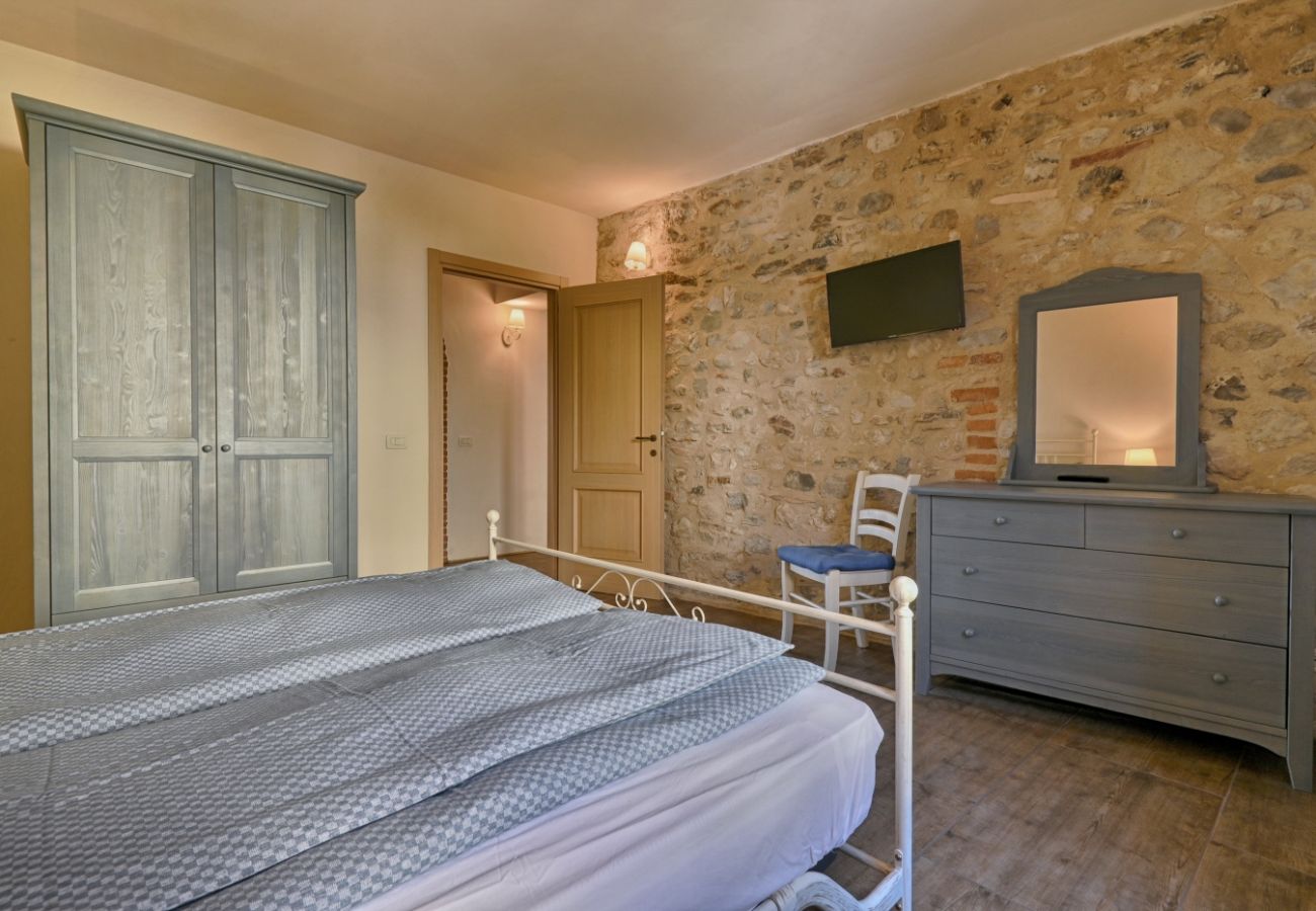 Apartment in Tignale - Il Melo - Theater Home, with marvellous lake view Apartment in Tignale - Il Melo - Theater Home, with marvellous lake view