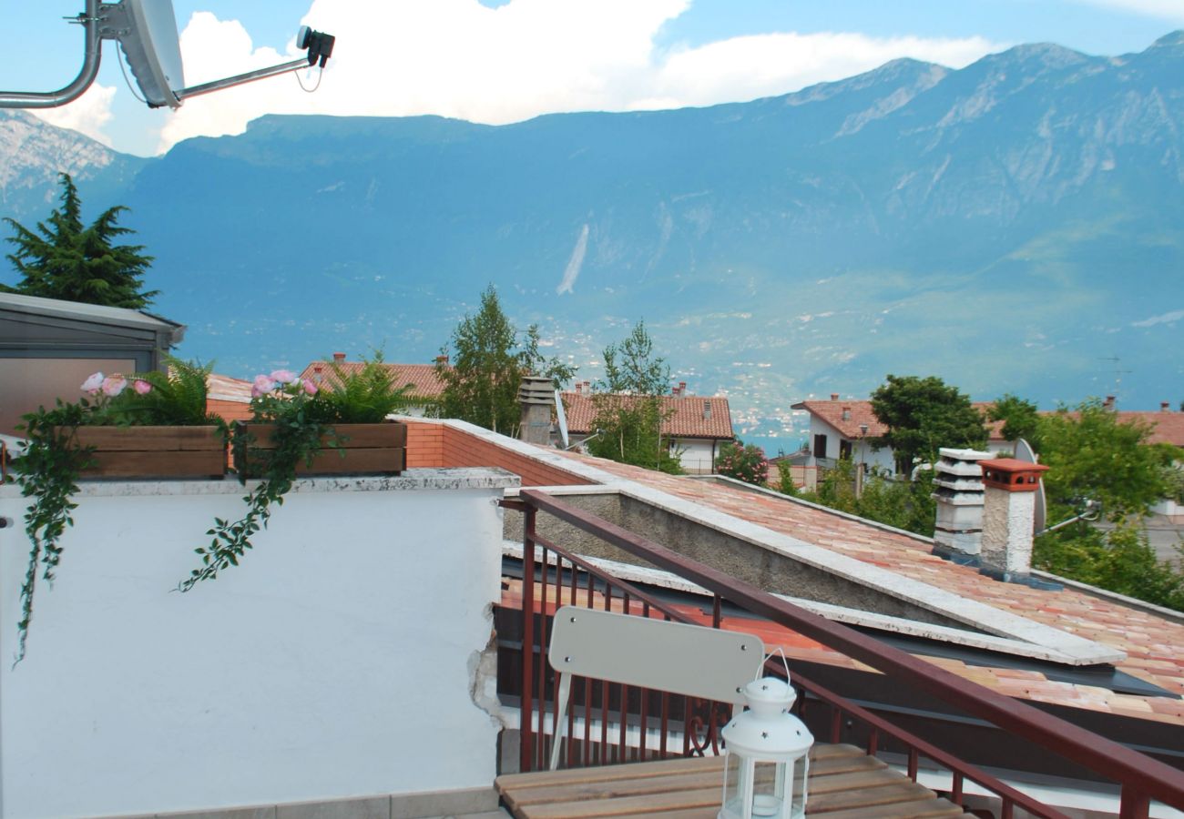 Apartment in Tignale - Appartamento Bijoux by Theater Home, with panoramic view