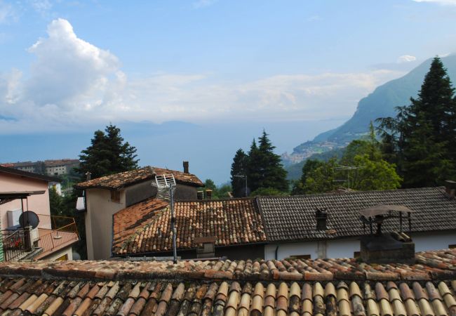 Apartment in Tignale - Gina - Theater Home, in the historic centre with beautiful lake view