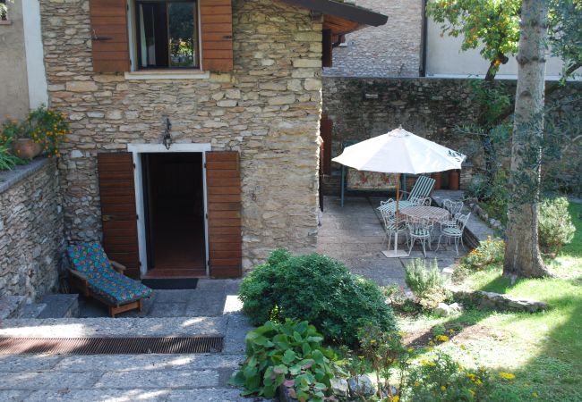 Apartment in Toscolano-Maderno - Rustico Cecina by Theater Home, with big closed garden