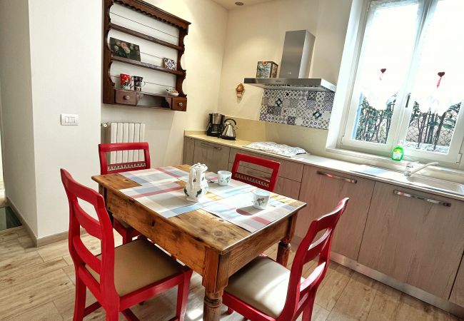 Apartment in Gardone Riviera - Grethel - Theater Home, a few steps from the beach of Gardone Riviera Apartment in Gardone Riviera - Grethel - Theater Home, a few steps from the beach of Gardone Riviera