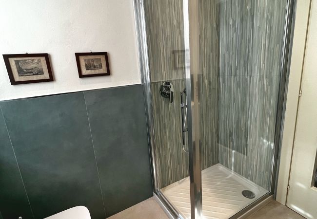 Apartment in Gardone Riviera - Grethel - Theater Home, a few steps from the beach of Gardone Riviera Apartment in Gardone Riviera - Grethel - Theater Home, a few steps from the beach of Gardone Riviera