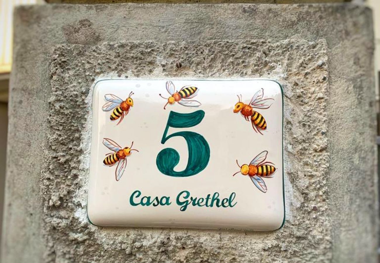 Apartment in Gardone Riviera - Grethel - Theater Home, a few steps from the beach of Gardone Riviera Apartment in Gardone Riviera - Grethel - Theater Home, a few steps from the beach of Gardone Riviera