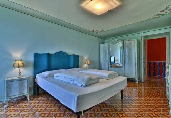 House in Gargnano - Al Pos by Theater Home, with marvellous lake view House in Gargnano - Al Pos by Theater Home, with marvellous lake view