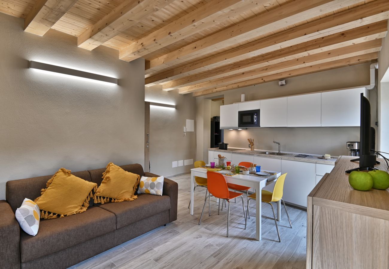 Apartment in Tignale - Sole - Theater Home, in the historic center