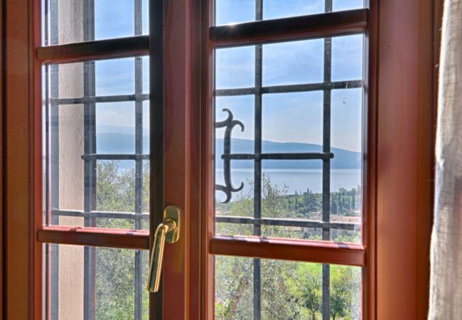 Villa in Gargnano -  Villa Mignaga by Theater Home, with marvellous lake view Villa in Gargnano -  Villa Mignaga by Theater Home, with marvellous lake view