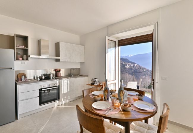 Apartment in Tignale - Appartamento Alba by Theater Home - with marvellous lake view Apartment in Tignale - Appartamento Alba by Theater Home - with marvellous lake view