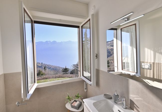 Apartment in Tignale - Appartamento Alba by Theater Home - with marvellous lake view Apartment in Tignale - Appartamento Alba by Theater Home - with marvellous lake view