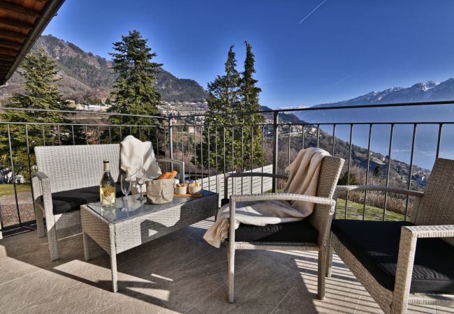 Apartment in Tignale - Appartamento Alba by Theater Home - with marvellous lake view Apartment in Tignale - Appartamento Alba by Theater Home - with marvellous lake view