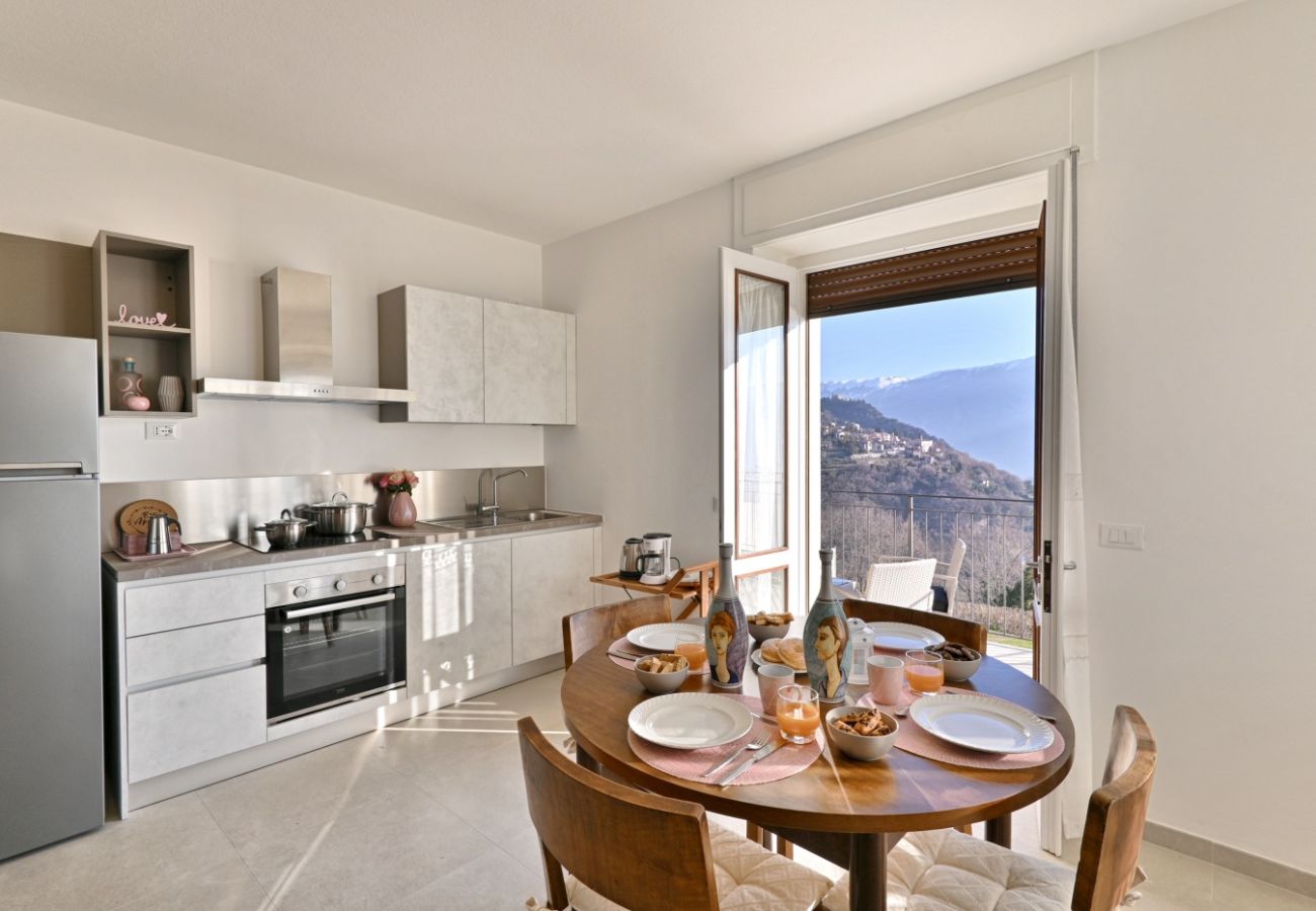 Apartment in Tignale - Appartamento Alba by Theater Home - with marvellous lake view Apartment in Tignale - Appartamento Alba by Theater Home - with marvellous lake view
