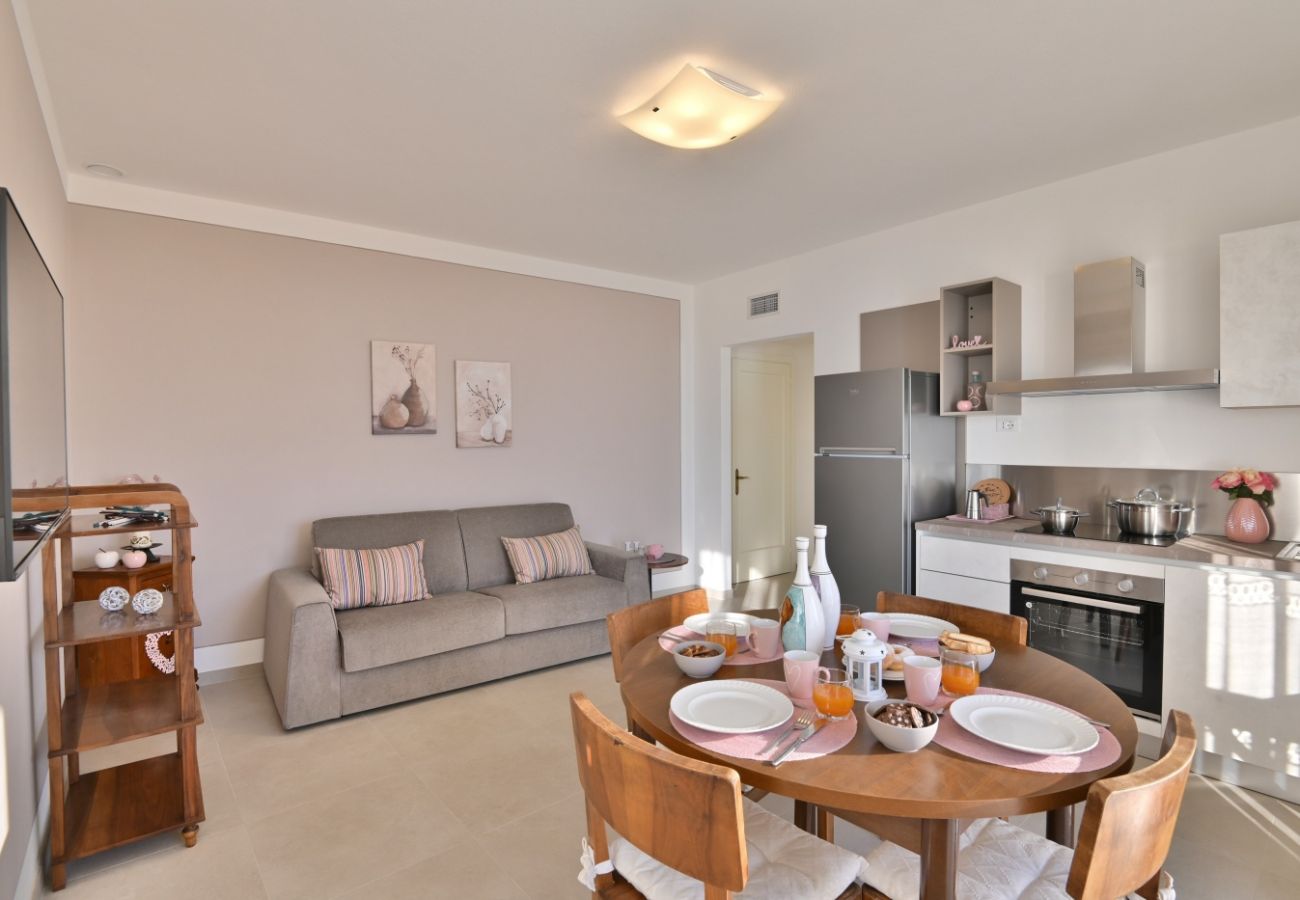Apartment in Tignale - Appartamento Alba by Theater Home - with marvellous lake view Apartment in Tignale - Appartamento Alba by Theater Home - with marvellous lake view