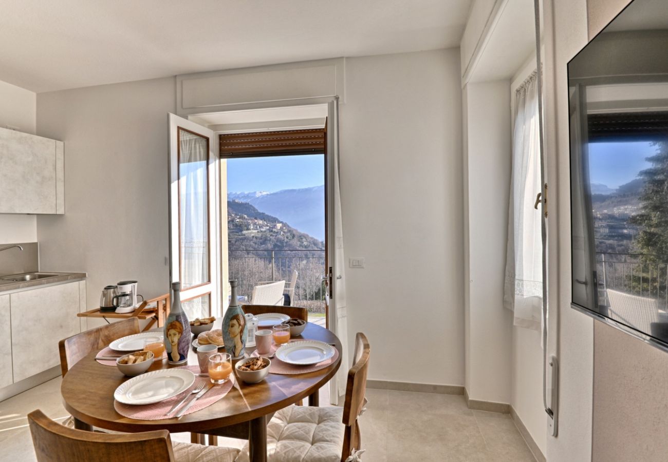 Apartment in Tignale - Appartamento Alba by Theater Home - with marvellous lake view Apartment in Tignale - Appartamento Alba by Theater Home - with marvellous lake view