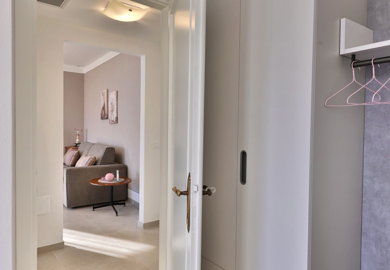 Apartment in Tignale - Appartamento Alba by Theater Home - with marvellous lake view Apartment in Tignale - Appartamento Alba by Theater Home - with marvellous lake view