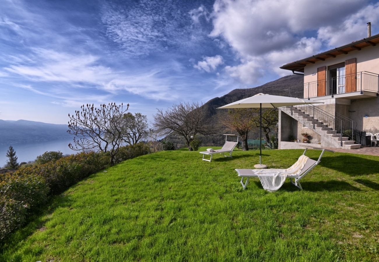 Apartment in Tignale - Appartamento Alba by Theater Home - with marvellous lake view Apartment in Tignale - Appartamento Alba by Theater Home - with marvellous lake view