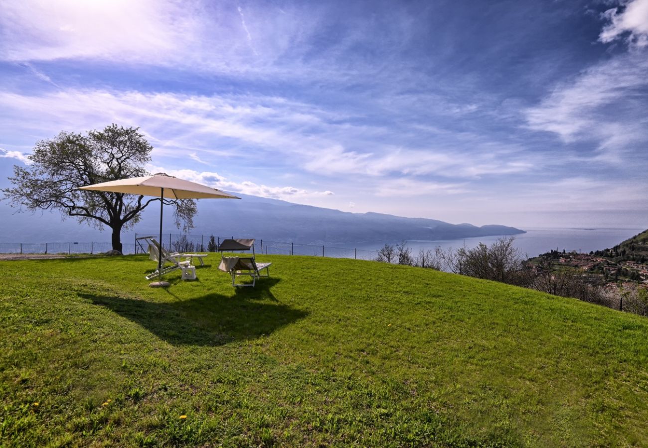 Apartment in Tignale - Appartamento Alba by Theater Home - with marvellous lake view Apartment in Tignale - Appartamento Alba by Theater Home - with marvellous lake view