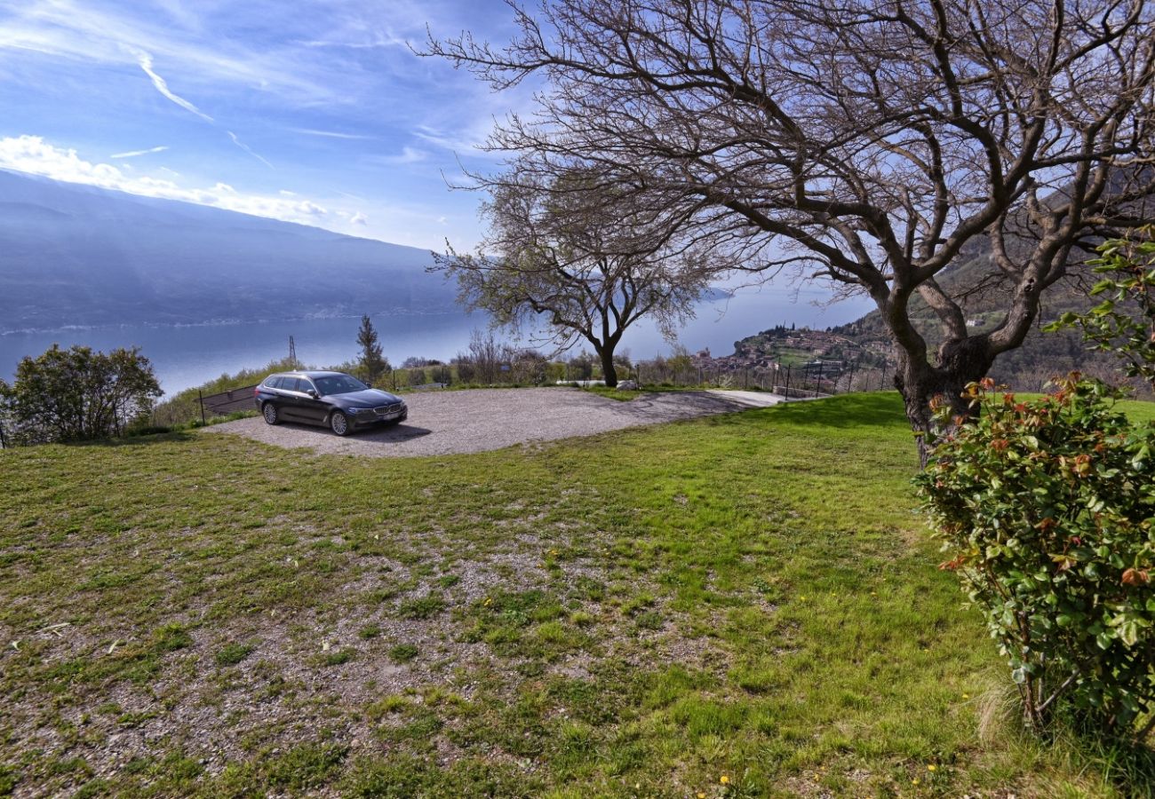 Apartment in Tignale - Appartamento Alba by Theater Home - with marvellous lake view Apartment in Tignale - Appartamento Alba by Theater Home - with marvellous lake view