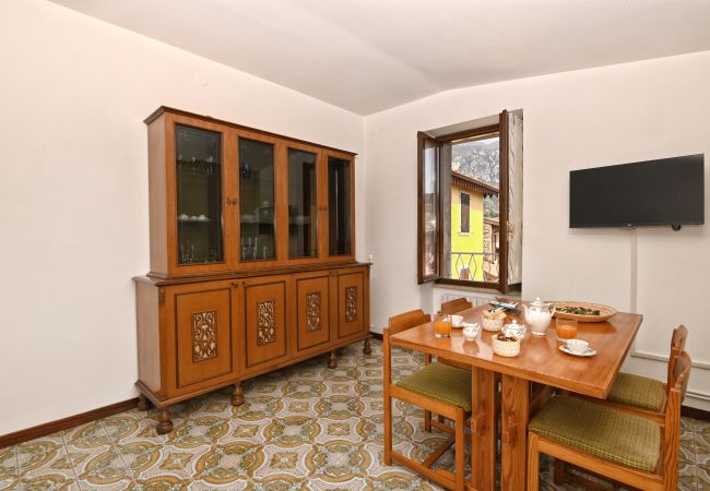 Apartment in Gargnano - La Casa del Vento - Appartamento Montagna by Theater Home Apartment in Gargnano - La Casa del Vento - Appartamento Montagna by Theater Home