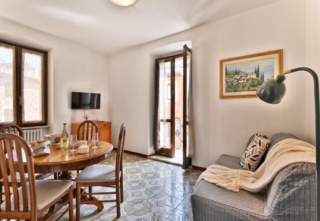 Apartment in Gargnano -  La Casa del Vento - Appartamento Collina by Theater Home Apartment in Gargnano -  La Casa del Vento - Appartamento Collina by Theater Home