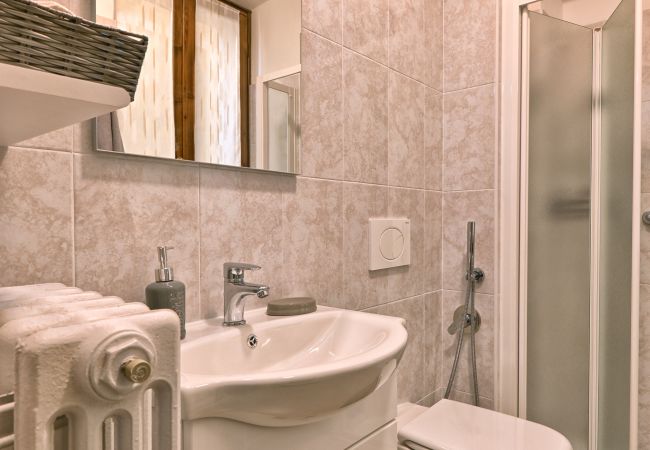 Apartment in Gargnano -  La Casa del Vento - Appartamento Collina by Theater Home Apartment in Gargnano -  La Casa del Vento - Appartamento Collina by Theater Home