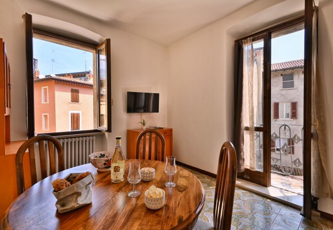 Apartment in Gargnano -  La Casa del Vento - Appartamento Collina by Theater Home Apartment in Gargnano -  La Casa del Vento - Appartamento Collina by Theater Home