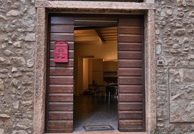 Apartment in Gargnano - Appartamento Simone by Theater Home, in the heart of Gargnano Apartment in Gargnano - Appartamento Simone by Theater Home, in the heart of Gargnano