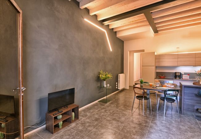 Apartment in Gargnano - Appartamento Simone by Theater Home, in the heart of Gargnano Apartment in Gargnano - Appartamento Simone by Theater Home, in the heart of Gargnano
