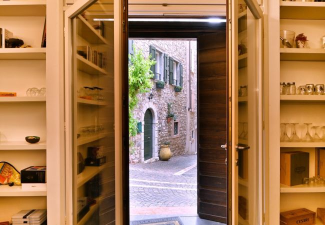 Apartment in Gargnano - Appartamento Simone by Theater Home, in the heart of Gargnano Apartment in Gargnano - Appartamento Simone by Theater Home, in the heart of Gargnano