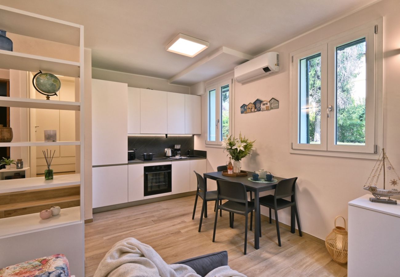 Apartment in Toscolano-Maderno - Appartamento Promontorio by Theater Home - in the heart of Toscolano Maderno