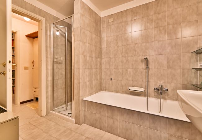 Apartment in Gargnano - Appartamento Il Teatro by Theater Home - with marvellous lake view Apartment in Gargnano - Appartamento Il Teatro by Theater Home - with marvellous lake view