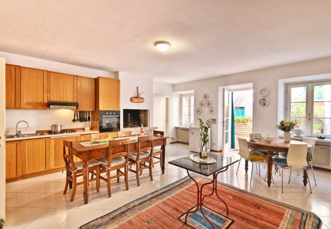 Apartment in Gargnano - Appartamento Il Teatro by Theater Home - with marvellous lake view Apartment in Gargnano - Appartamento Il Teatro by Theater Home - with marvellous lake view